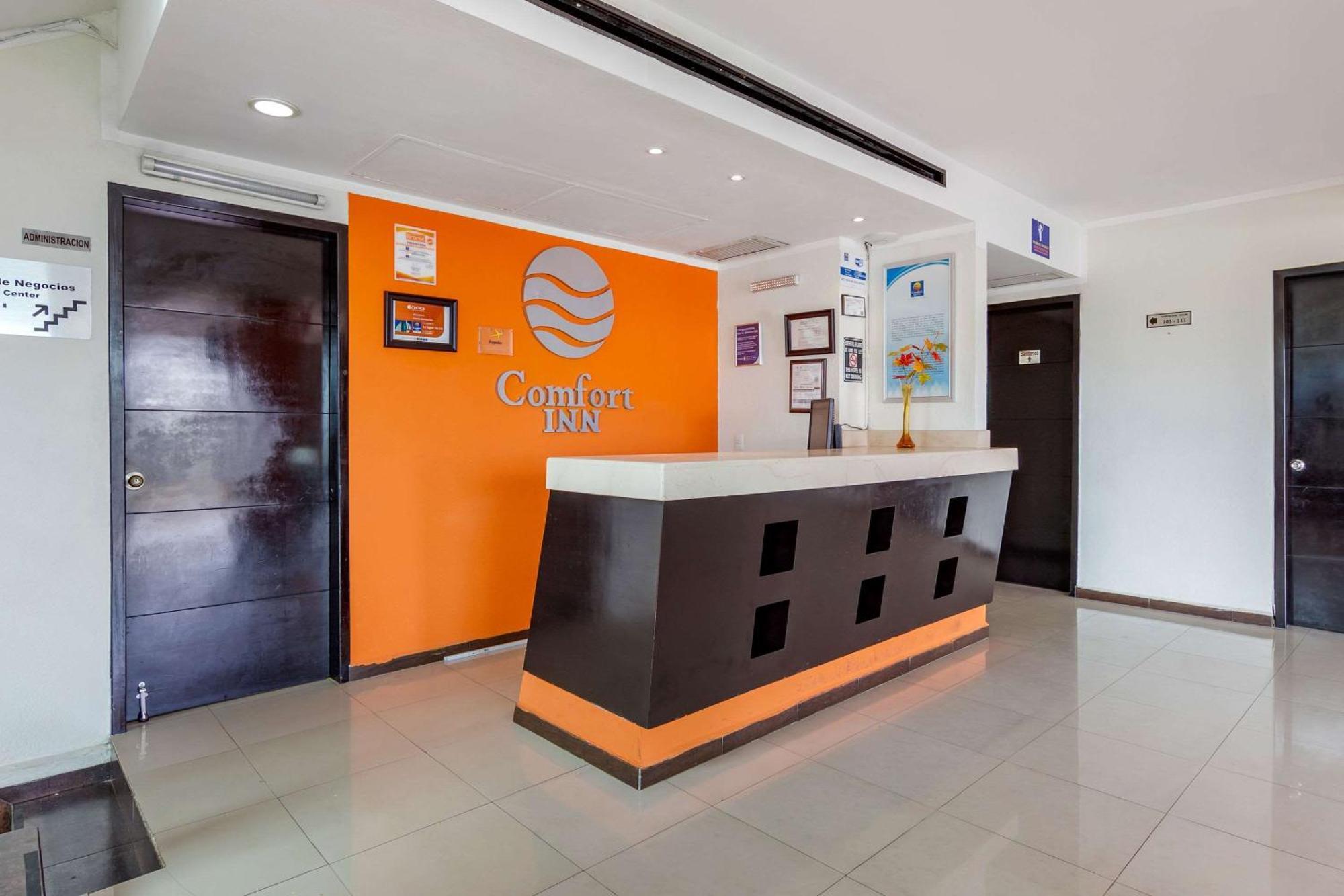 Comfort Inn Cancun Aeropuerto Bagian luar foto