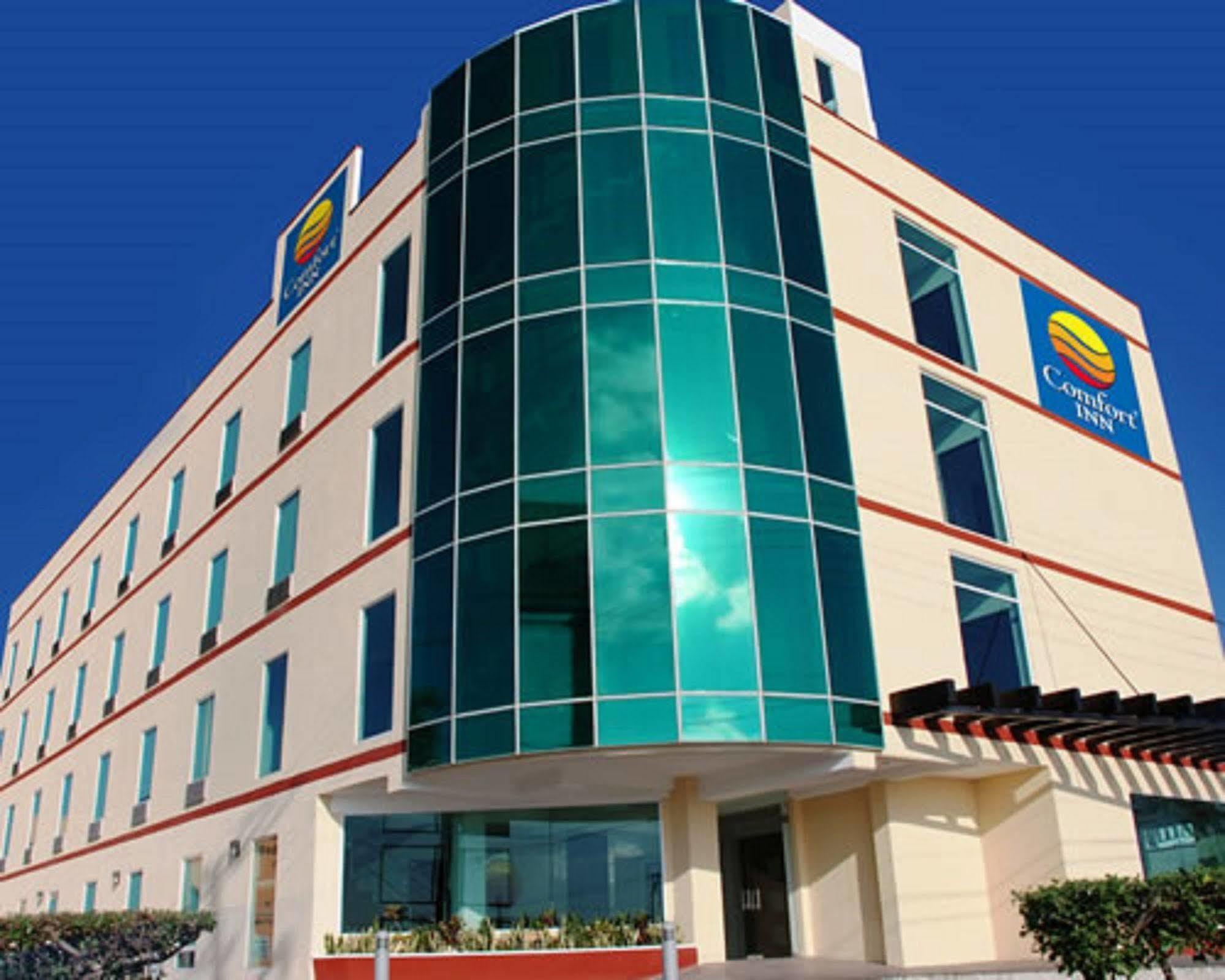 Comfort Inn Cancun Aeropuerto Bagian luar foto