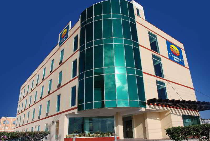 Comfort Inn Cancun Aeropuerto Bagian luar foto