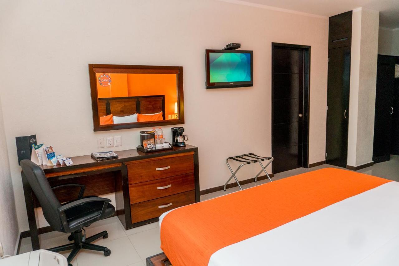Comfort Inn Cancun Aeropuerto Bagian luar foto
